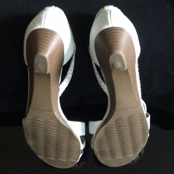 Braid trimmed leather shoes, new without tags - Picture 2 of 4